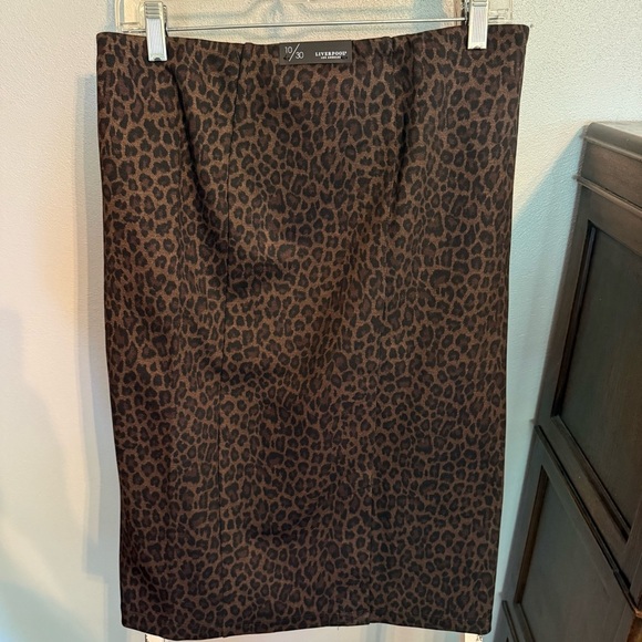 NWT Liverpool “Bia” Knit Brown Leopard Pencil Skirt Size 10 - Picture 3 of 11